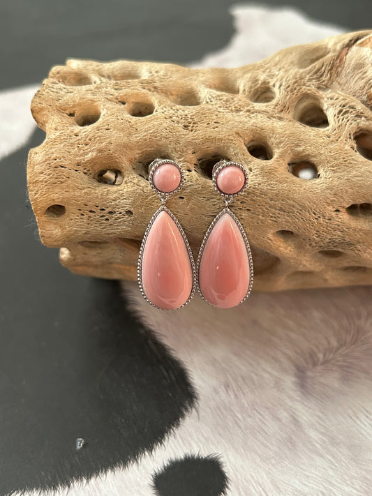 Pink Conch Teardrop Dangle Earrings